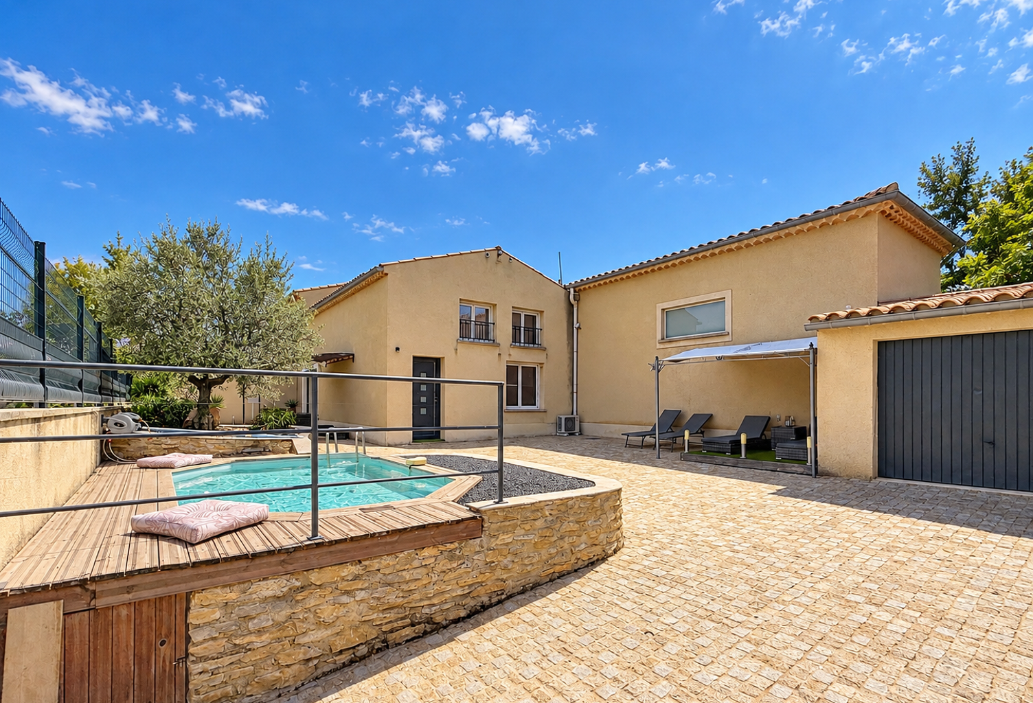 VAISON-LA-ROMAINE   MAISON LUMINEUSE AVEC PISCINE ET GARAGE, — photo 1