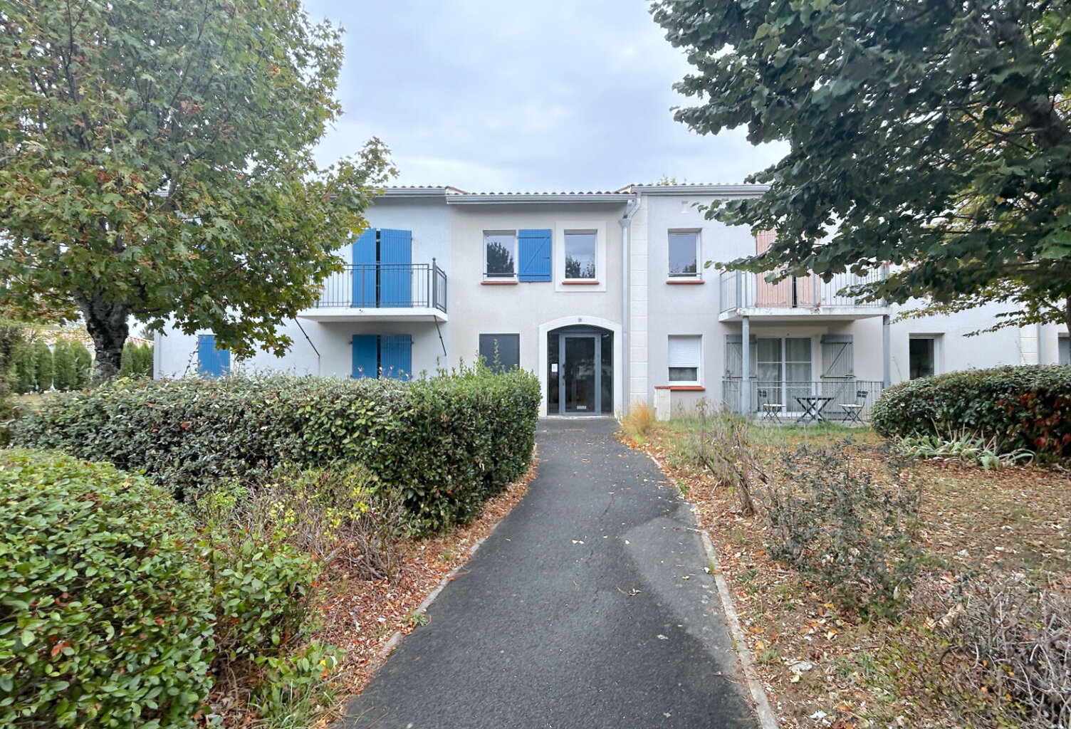 A LOUER APPARTEMENT DE TYPE 2 DANS UNE RESIDENCE DE STANDING -SECTEUR BLAYE — photo 1