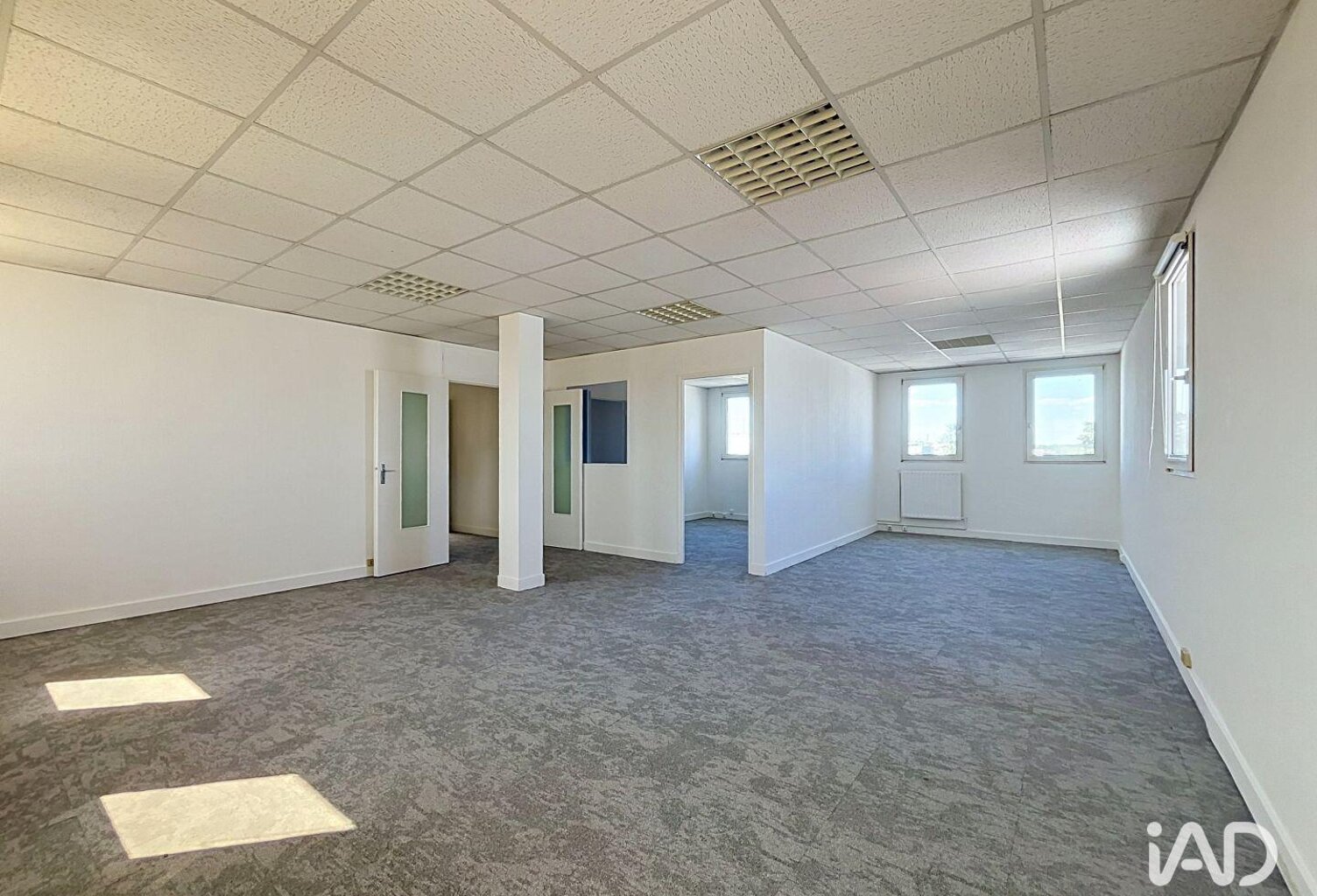 Location Bureaux 97 m&sup2; — photo 1