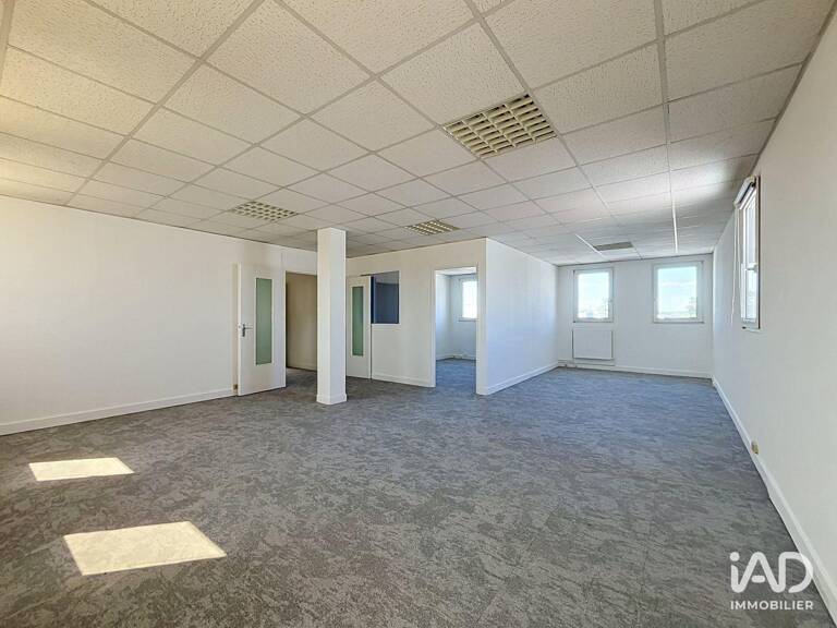 Location Bureaux 97 m&sup2; — photo 1