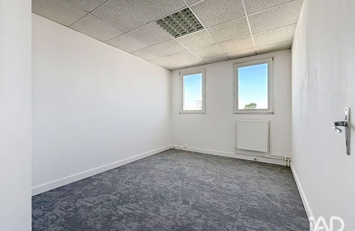 Location Bureaux 97 m&sup2; — photo 3