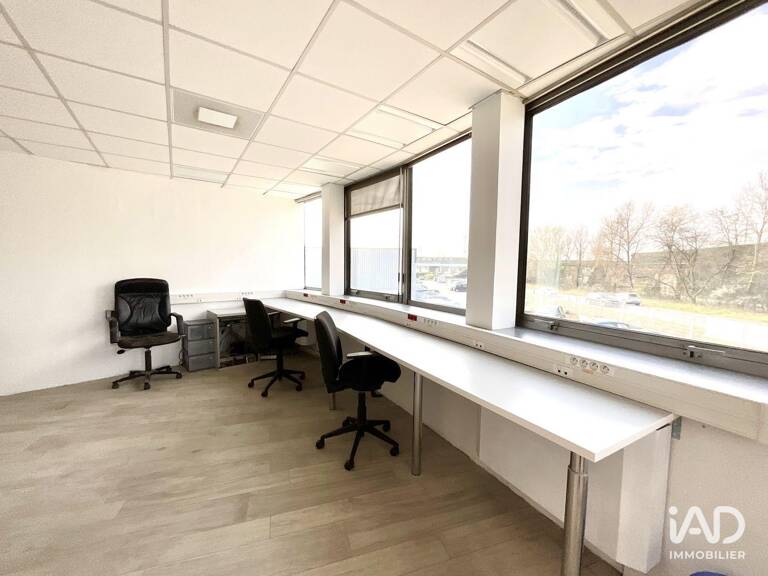 Location Bureaux 121 m&sup2; — photo 1