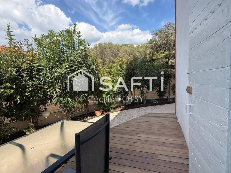 Joli t2 dans un petit immeuble plein de charme, jardin et stationnement — photo 1