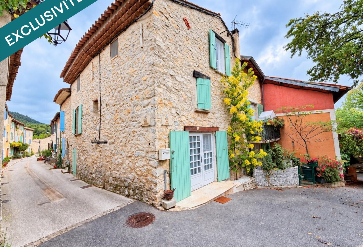 Une maison de village en pierre, un jardin à part et toute l'âme du Luberon — photo 1