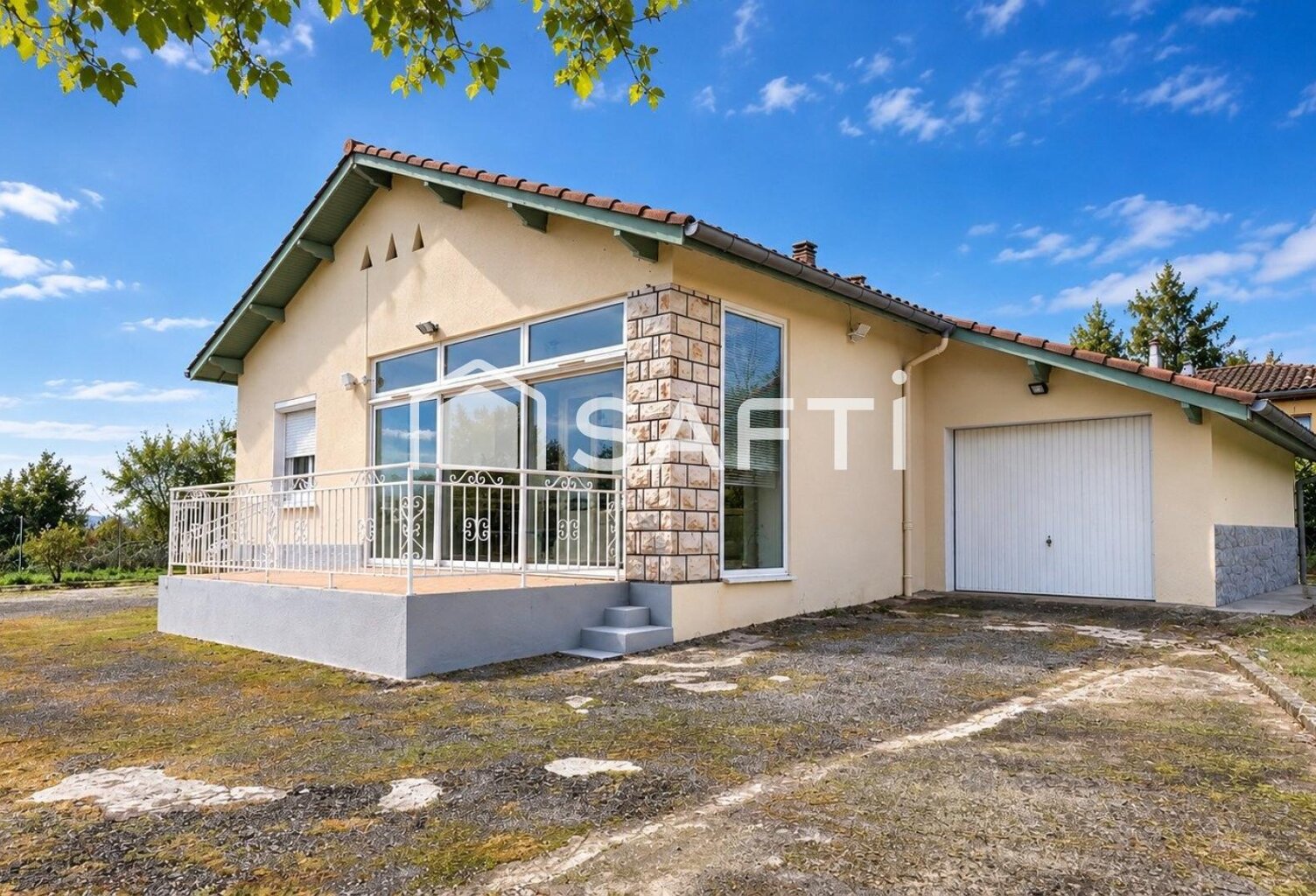 Maison avec garage et beau jardin — photo 1