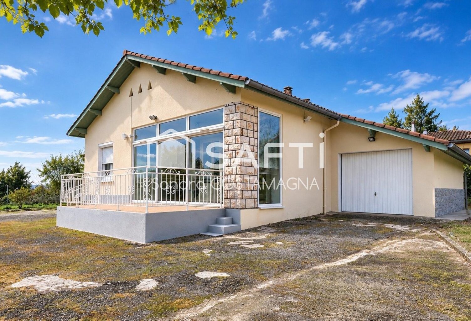 Maison avec garage et beau jardin — photo 1