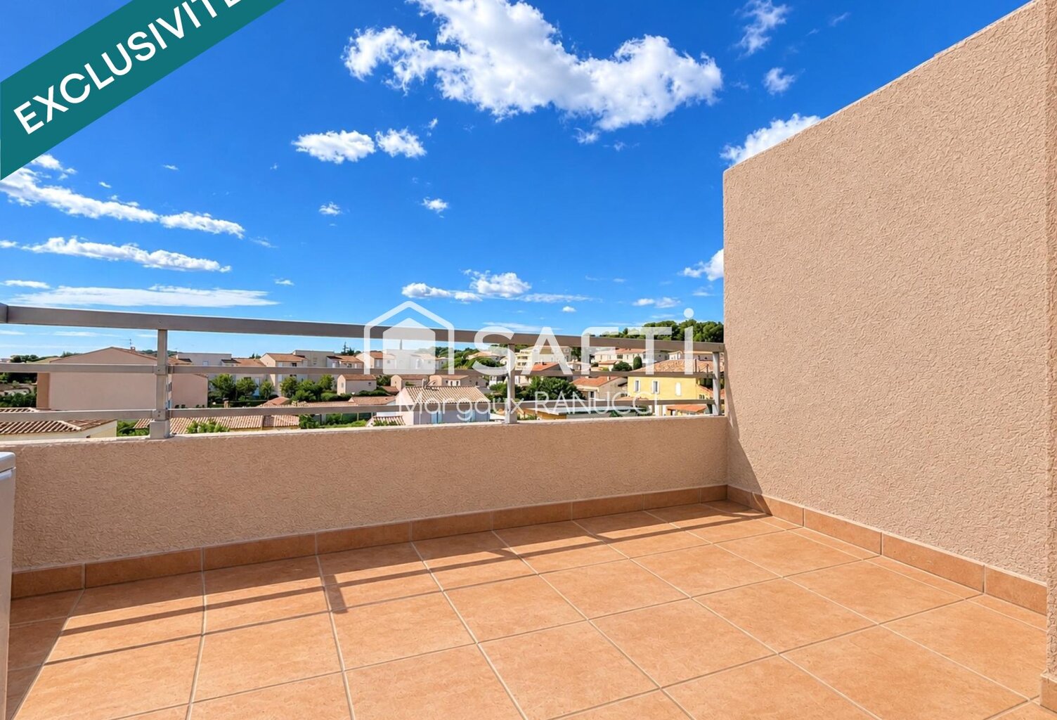 Appartement T3 de 72 m²  Sanary-sur-Mer, quartier des Prats — photo 1