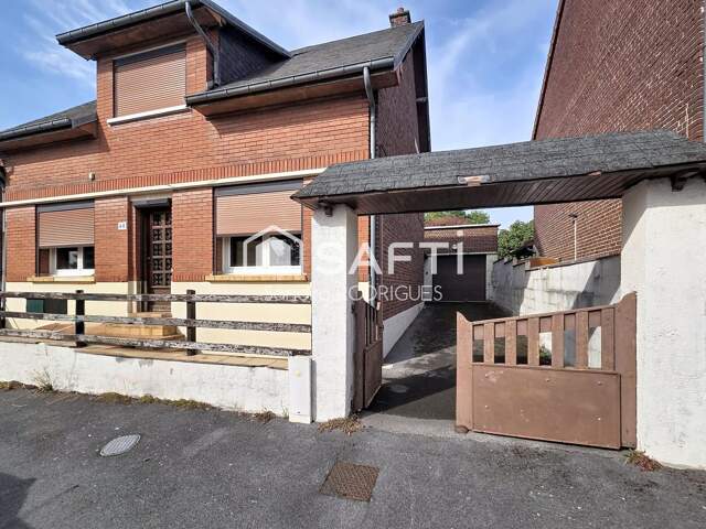 maison semi mitoyenne 5 pièces  avec  véranda,  jardin et garage, proche de toutes commodités et d'une gare. — photo du bien