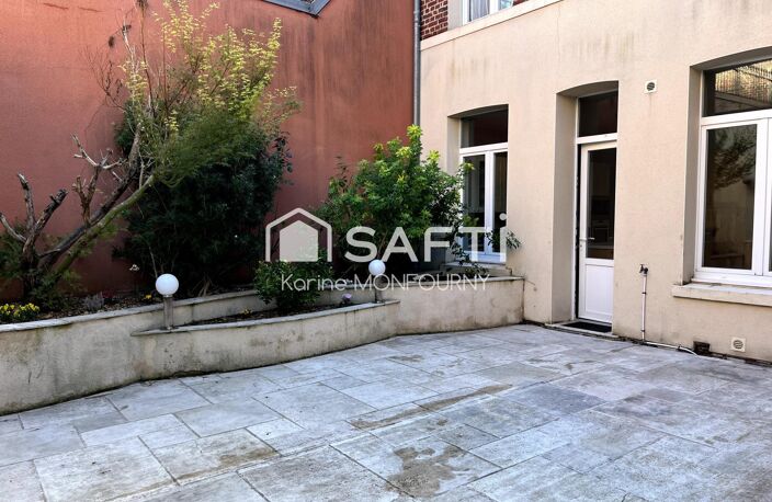 Grande maison en coeur de ville avec garage et patio — photo 3
