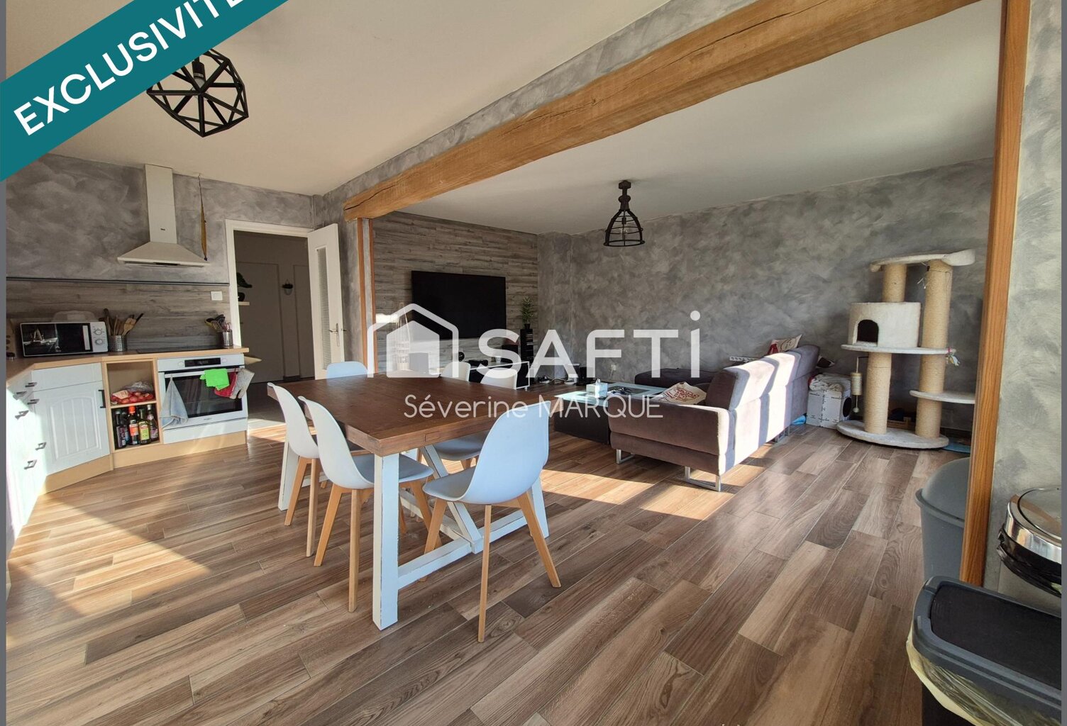 Maison de Village avec garage et jardin. — photo 1