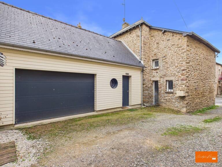Maison rénovée avec jardin et garage à Commer — photo 1