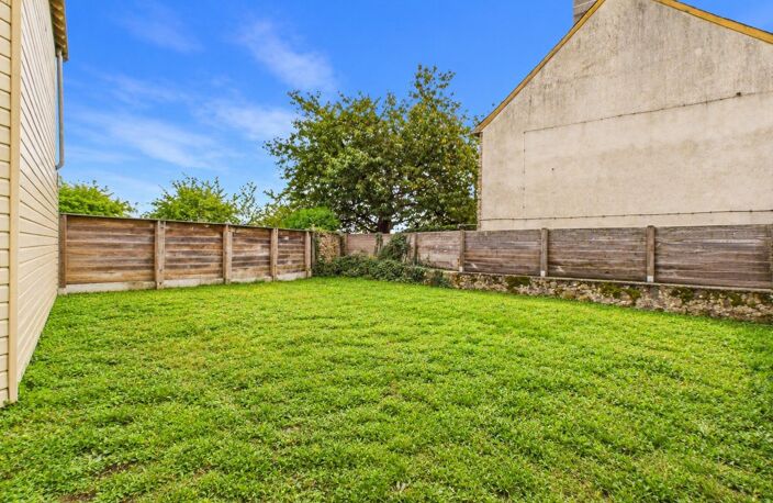Maison rénovée avec jardin et garage à Commer — photo 4