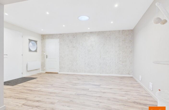 Maison rénovée avec jardin et garage à Commer — photo 5
