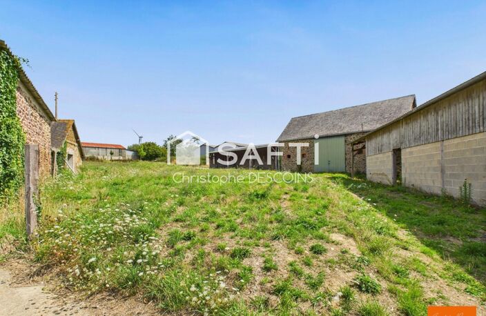 Mayenne  Ensemble de 3 longères en pierre sur 1,2 hectare avec vastes espaces de stockage — photo 3