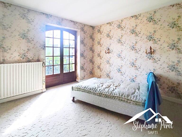 Maison en pierre de taille de 150 m² avec grand garage — photo 1
