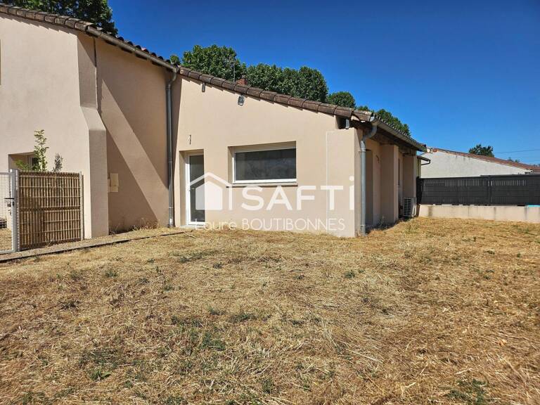 Maison de ville rénovée avec extérieur — photo 1