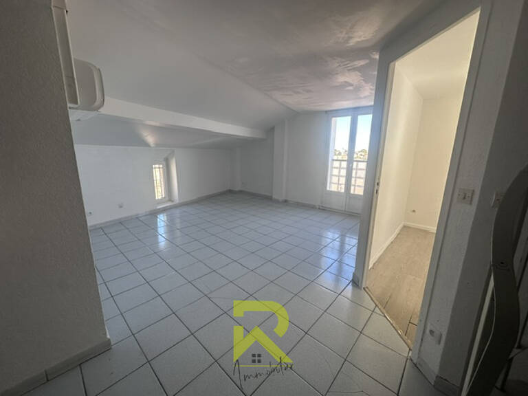 Appartement dans immeuble — photo 1