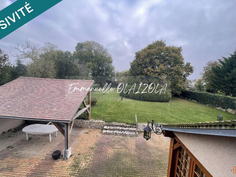 AU CALME D' UN CHARMANT VILLAGE , A L'ABRIS DES REGARDS — photo 1