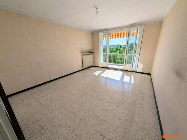 T2 avec balcon, garage et cave — photo du bien
