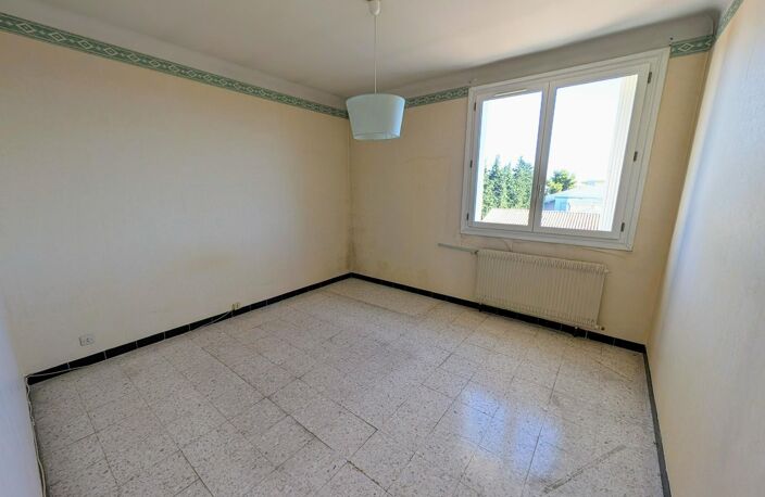 T2 avec balcon, garage et cave — photo 5