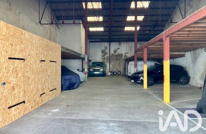 Vente Garage 250 m&sup2; — photo 2