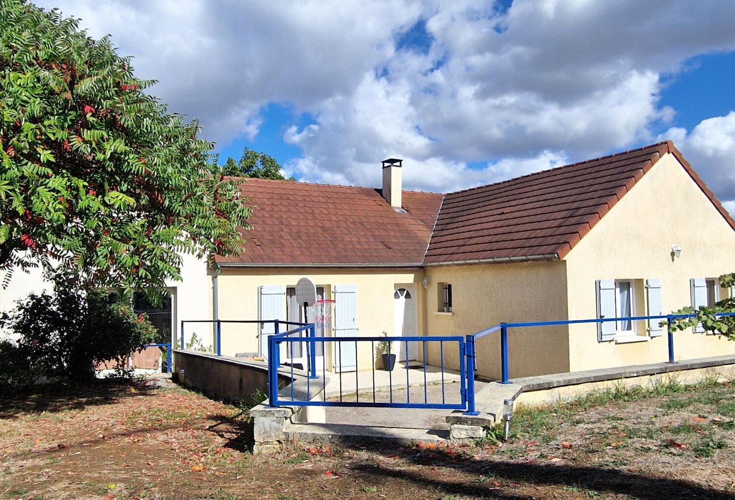 MAISON FAMILIALE PLAIN-PIEDS 146 m² hab. A NAILLY — photo 1