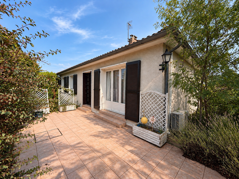 Belle maison avec 3 chambres sur terrain de 950 m2 au calme — photo 1