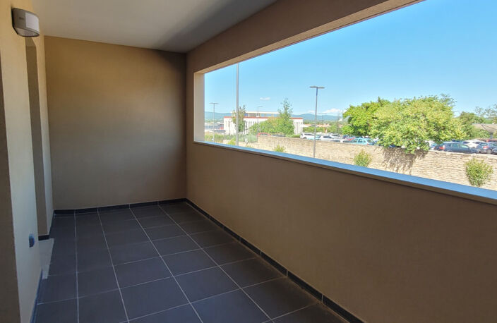 T3 Trets résidence neuve terrasse — photo 2