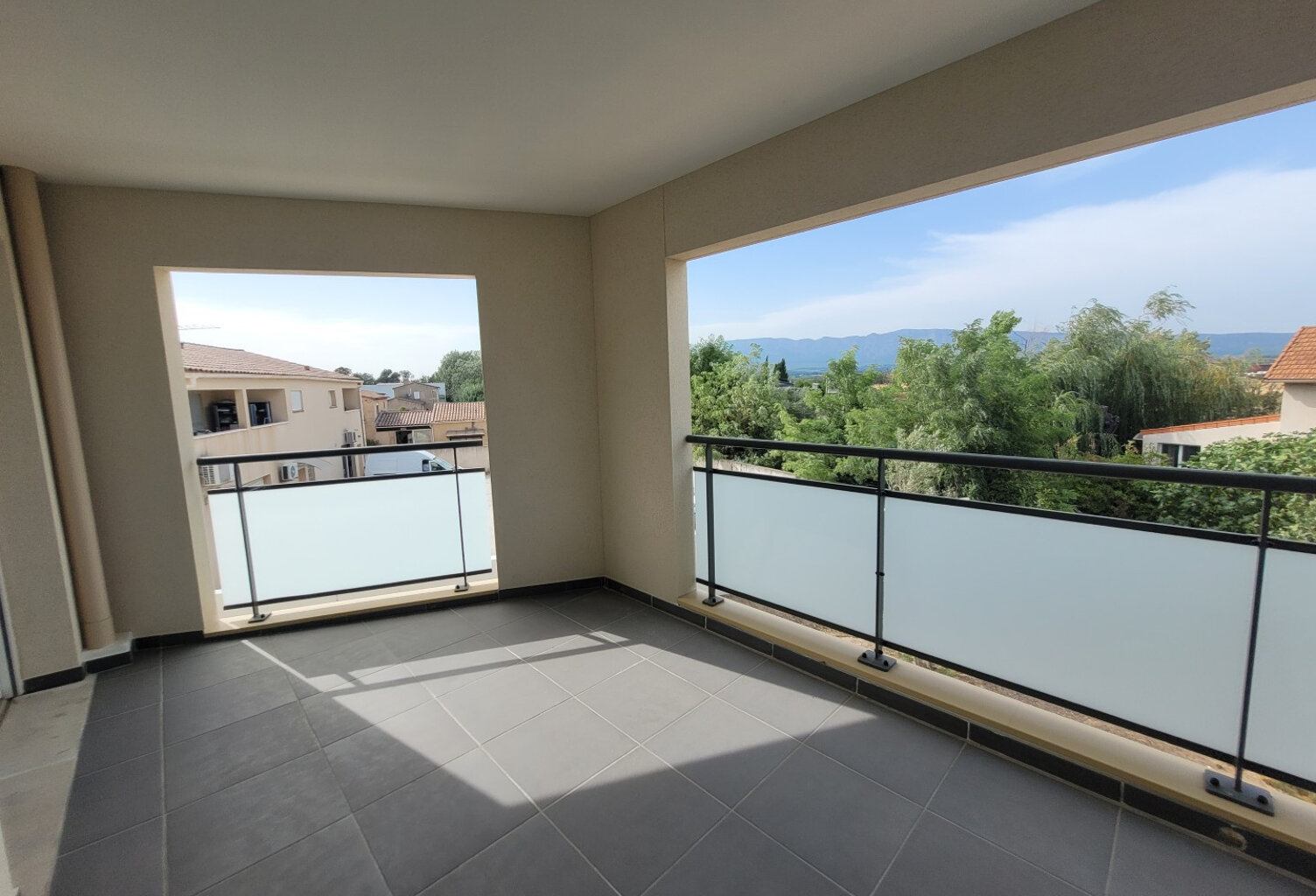 T2 Trets résidence neuve terrasse — photo 1