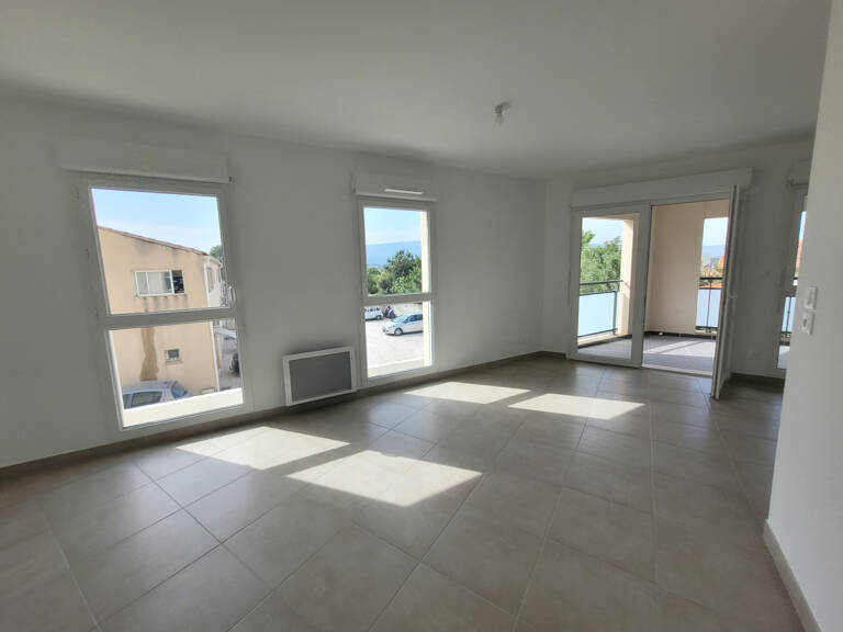 T2 Trets résidence neuve terrasse — photo 1