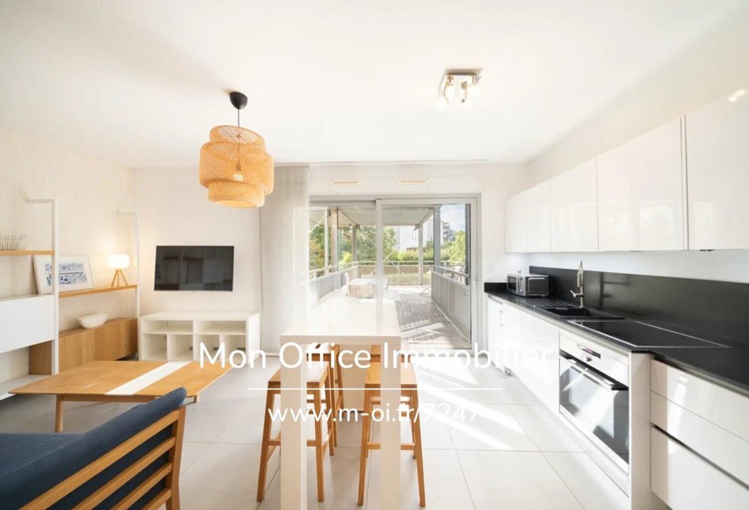 Référence : 7247-EHA. - Studio 41 m2 avec ascenseur, terrasse de 25 m2. Aix-en-Provence — photo 1
