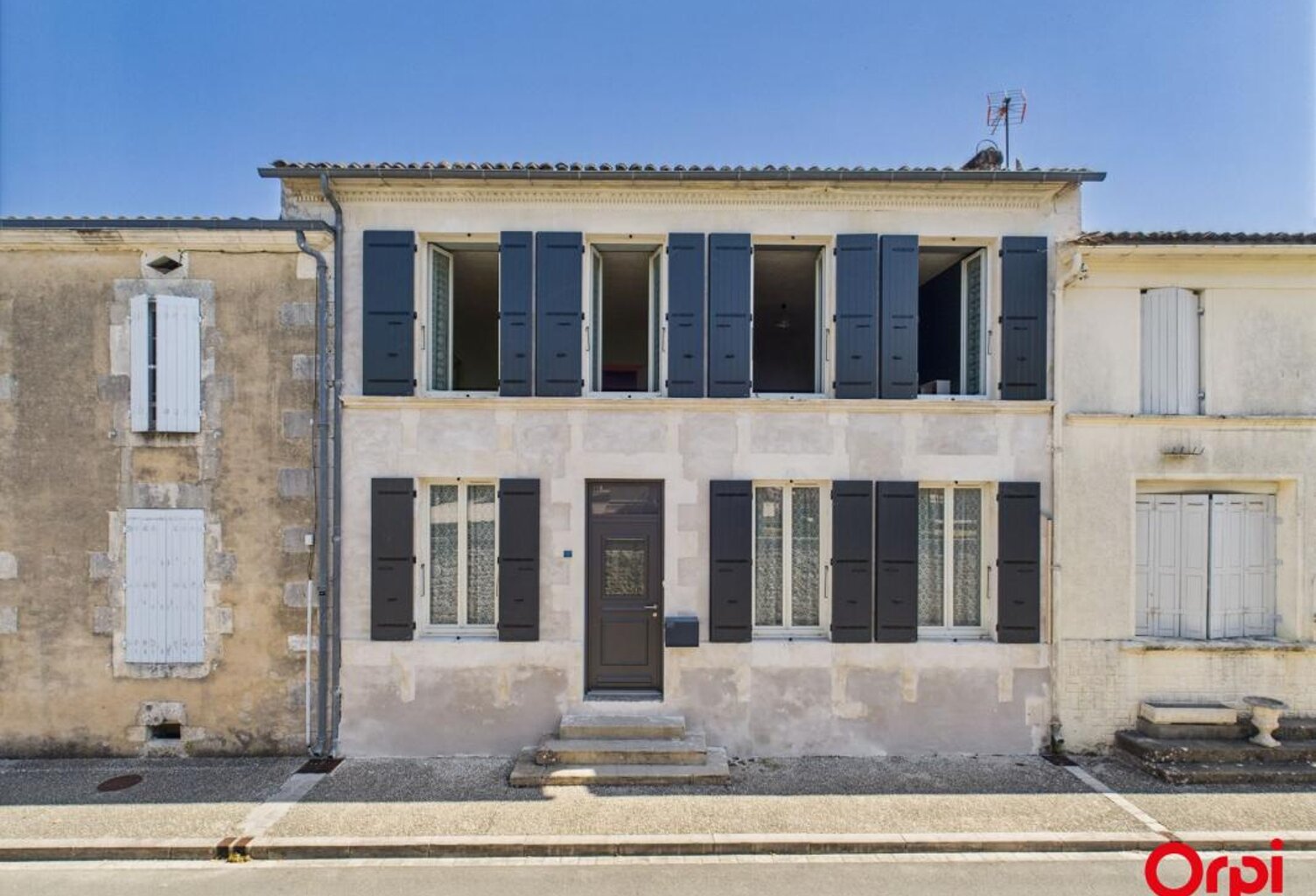 De l’espace pour vivre, une cour pour souffler et un grand garage pour vos projets — photo 1