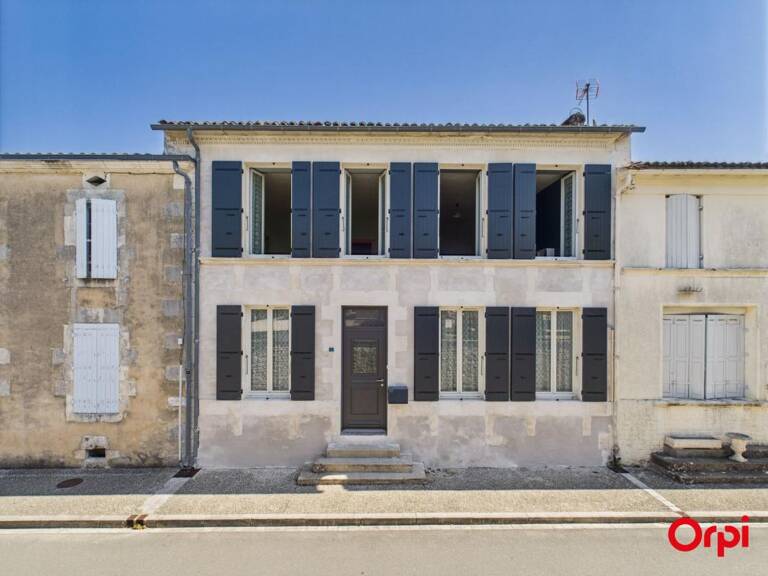 De l’espace pour vivre, une cour pour souffler et un grand garage pour vos projets — photo 1