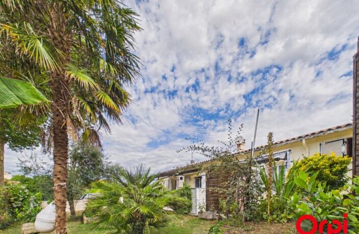 MAISON FAMILIALE AVEC JARDIN ET DOUBLE GARAGE, COMMERCES À PIED — photo 2