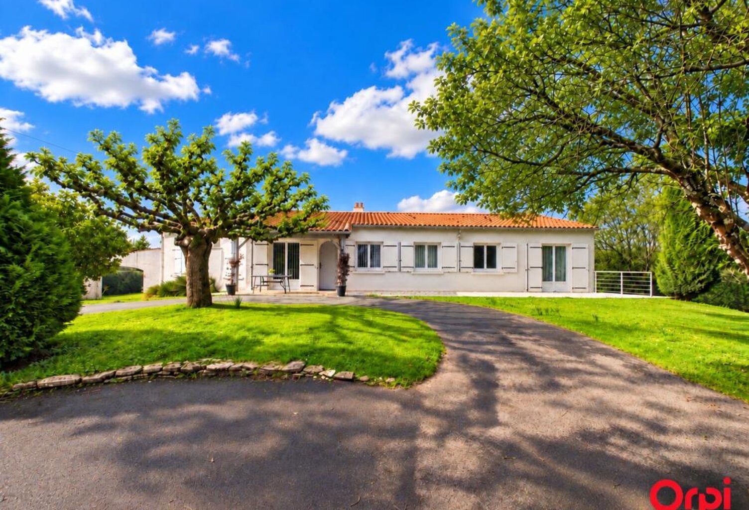 Maison d’architecte de 312 m², parc arboré et piscine chauffée — photo 1