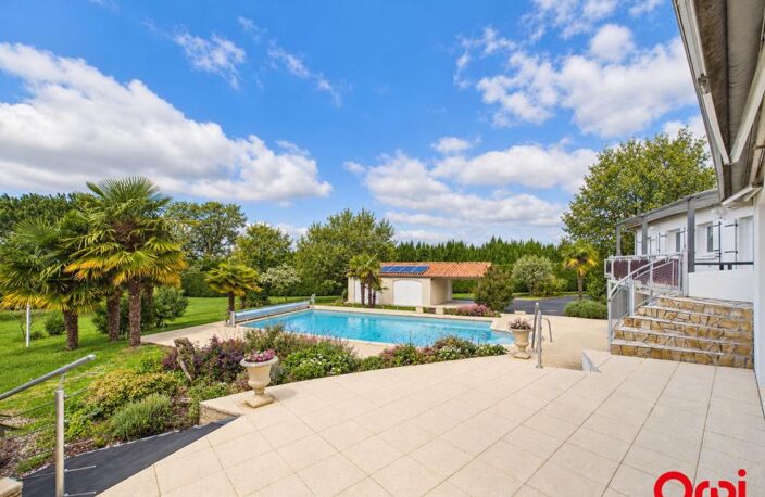 Maison d’architecte de 312 m², parc arboré et piscine chauffée — photo 4