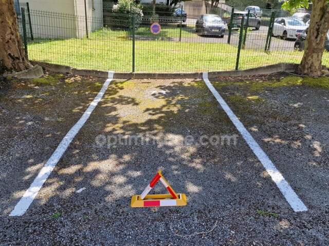 Place de Parking extérieure Bordeaux Caudéran. Idéal investisseur ou résidents — photo du bien