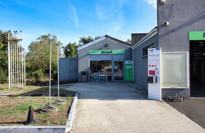 TRESSES – STATION-SERVICE ET GARAGE AUTOMOBILE – EMPLACEMENT N°1 – MURS ET FONDS — photo 2