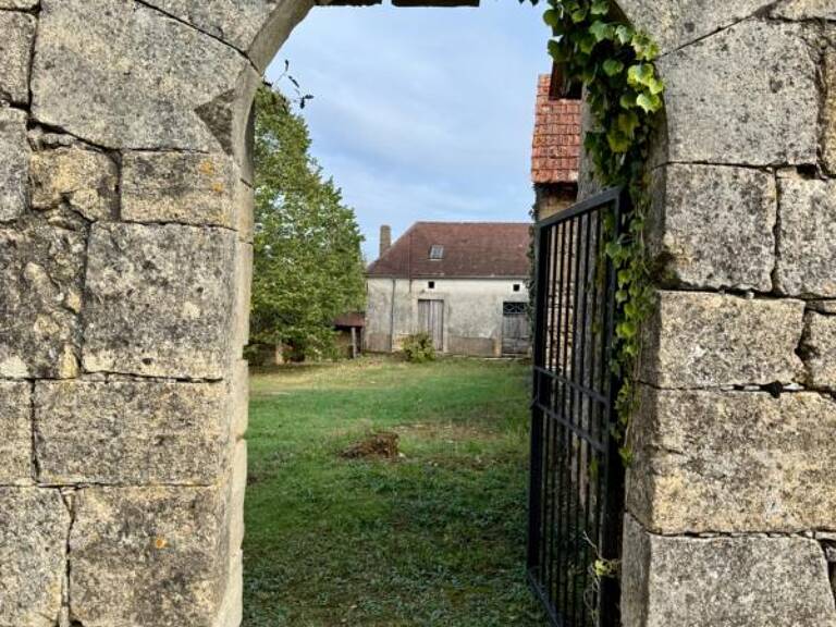Corps de ferme du XVIIIe siècle, cour intérieure et nombreuses dépendances — photo 1