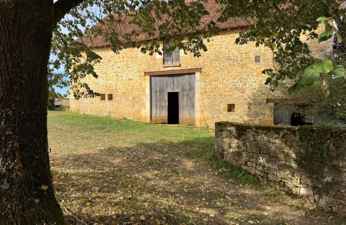 Corps de ferme du XVIIIe siècle, cour intérieure et nombreuses dépendances — photo 3