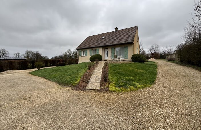 LAIGNES ( 21)  Pavillon contemporain de 1984 (130m2) avec so — photo 2