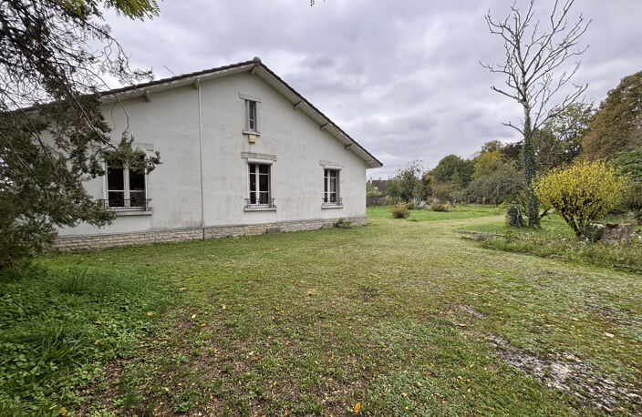 CHATILLON SUR SEINE  : Maison de 1930 de plain pied avec 270 — photo 2