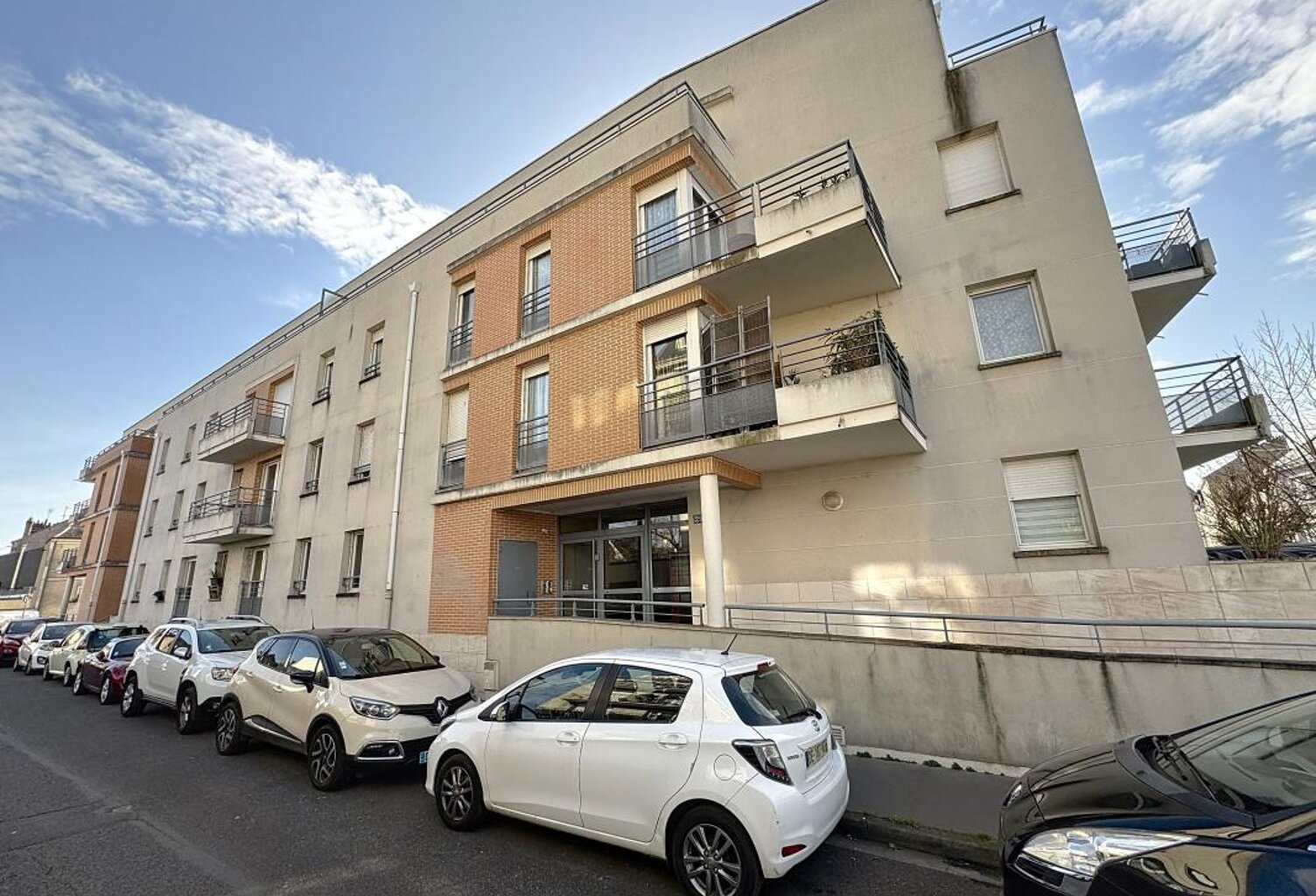 Appartement À Vendre — photo 1