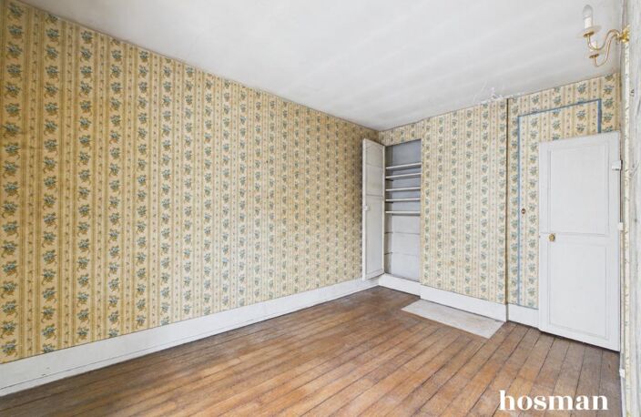 Au coeur du 7ème - A rénover - 4 pièces de 63 m² - Cave et box - Rue Saint-Dominique — photo 4