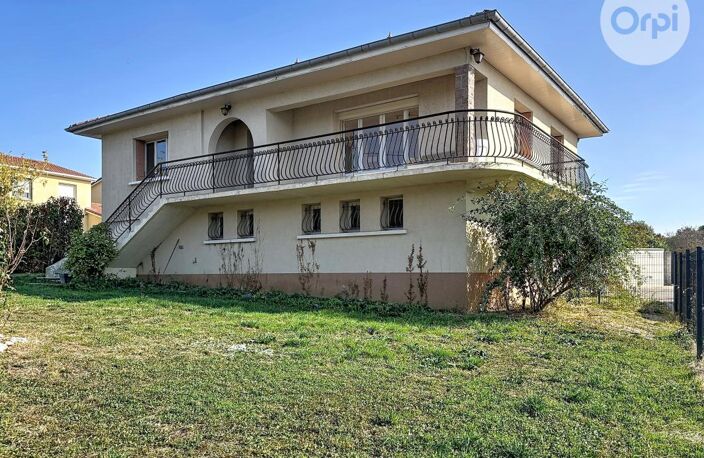 Maison centre de Mornant - 3 chambres, jardin et garage — photo 2