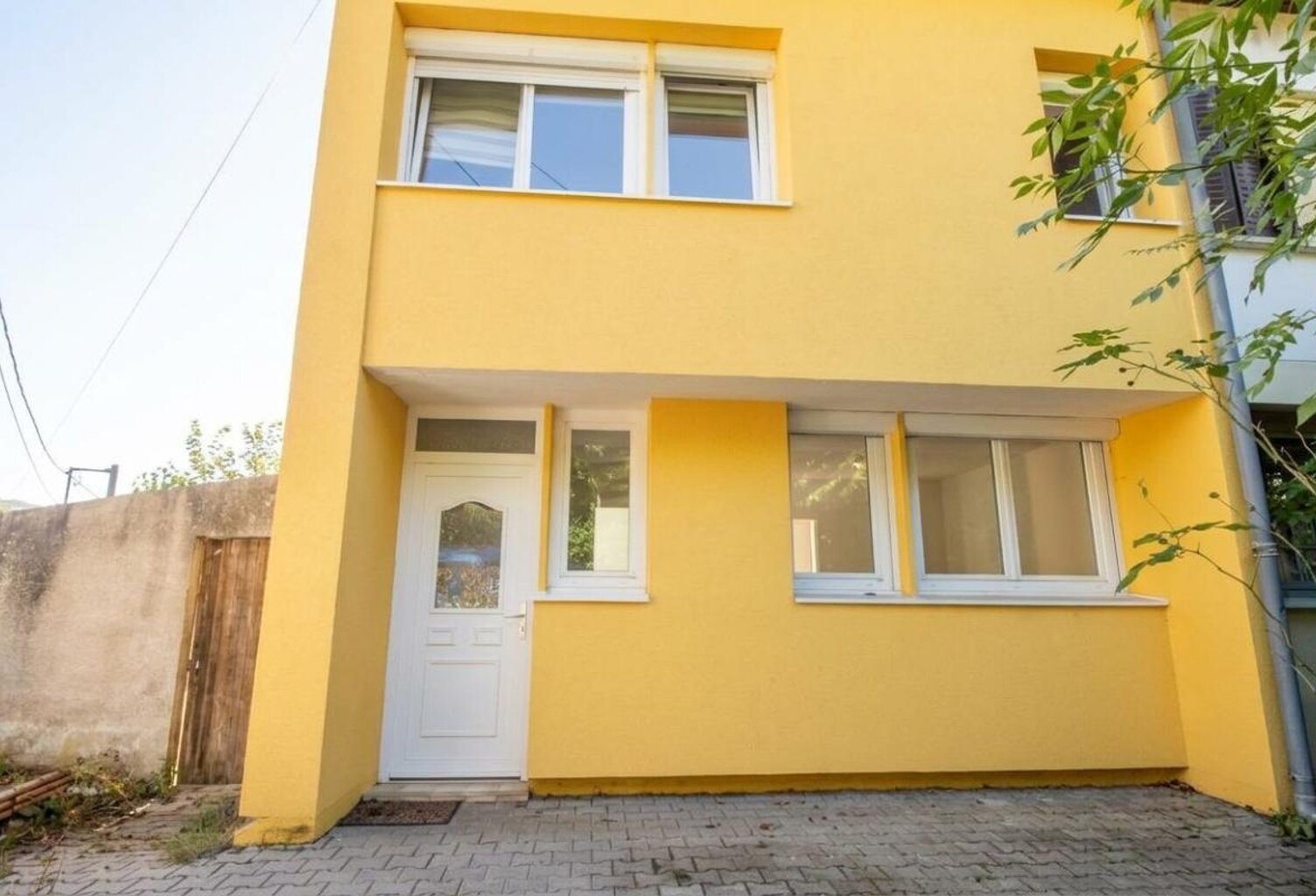 Maison À Vendre avec jardin — photo 1