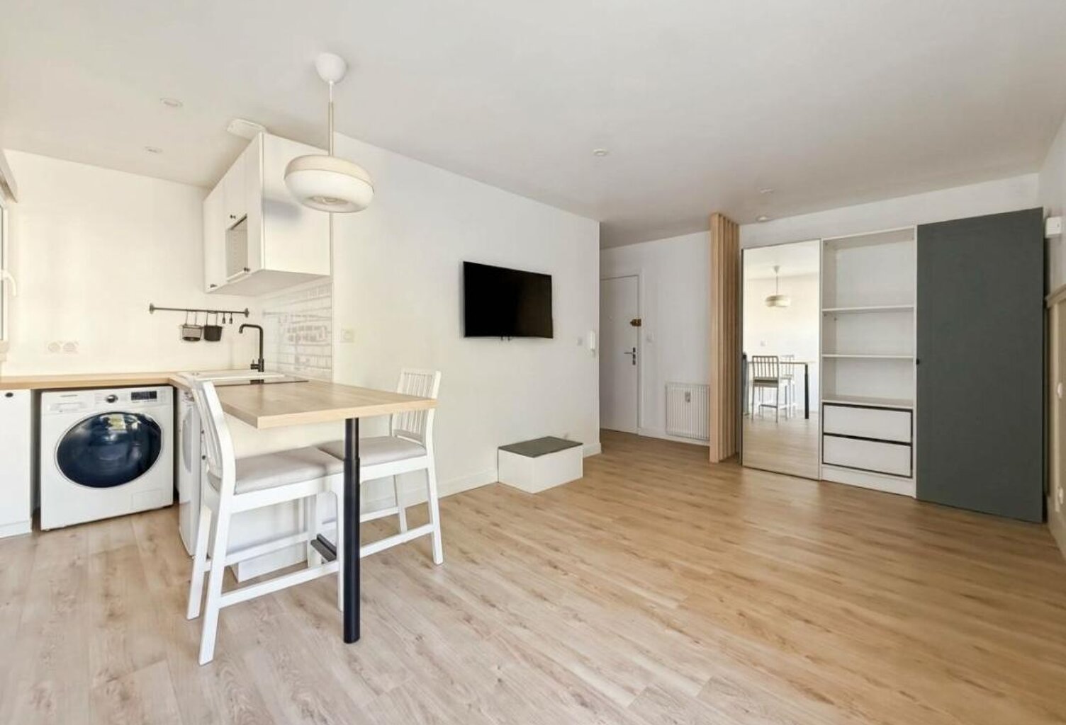 Toulouse – Busca / Demoiselles : studio de 25 m² avec balcon et cave — photo 1