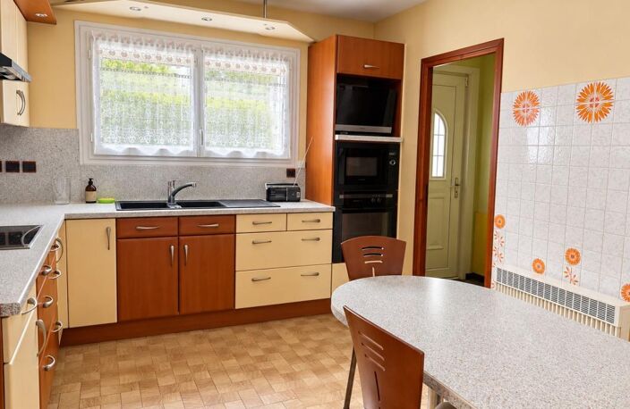 À VENDRE – RAMONVILLE-SAINT-AGNE – MAISON T5 DE 126 M² – TERRAIN DE 807 M² – SOUS-SOL COMPLET – DPE C — photo 4