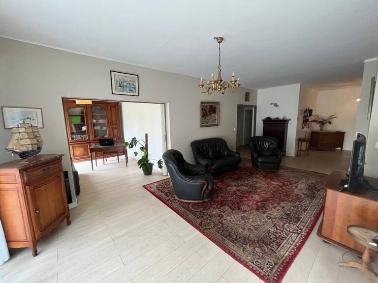 Appartement À Vendre — photo 1