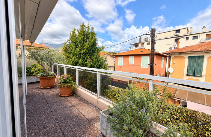 ROQUEBRUNE-CAP-MARTIN   Plage.<br>STUDIO AVEC GRANDE TERRASS — photo 2